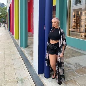 Meet your Posher, Haily